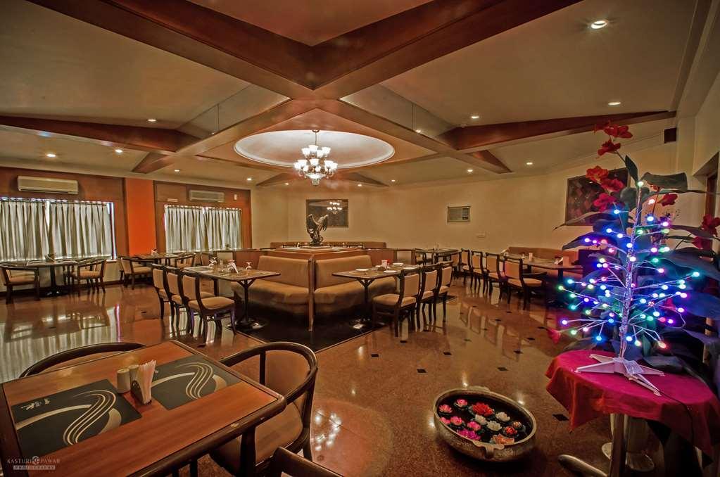 Quality Inn Regency, Nashik Restaurante foto