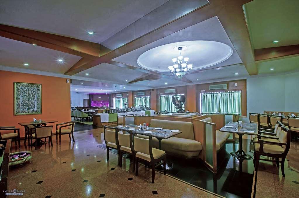 Quality Inn Regency, Nashik Restaurante foto