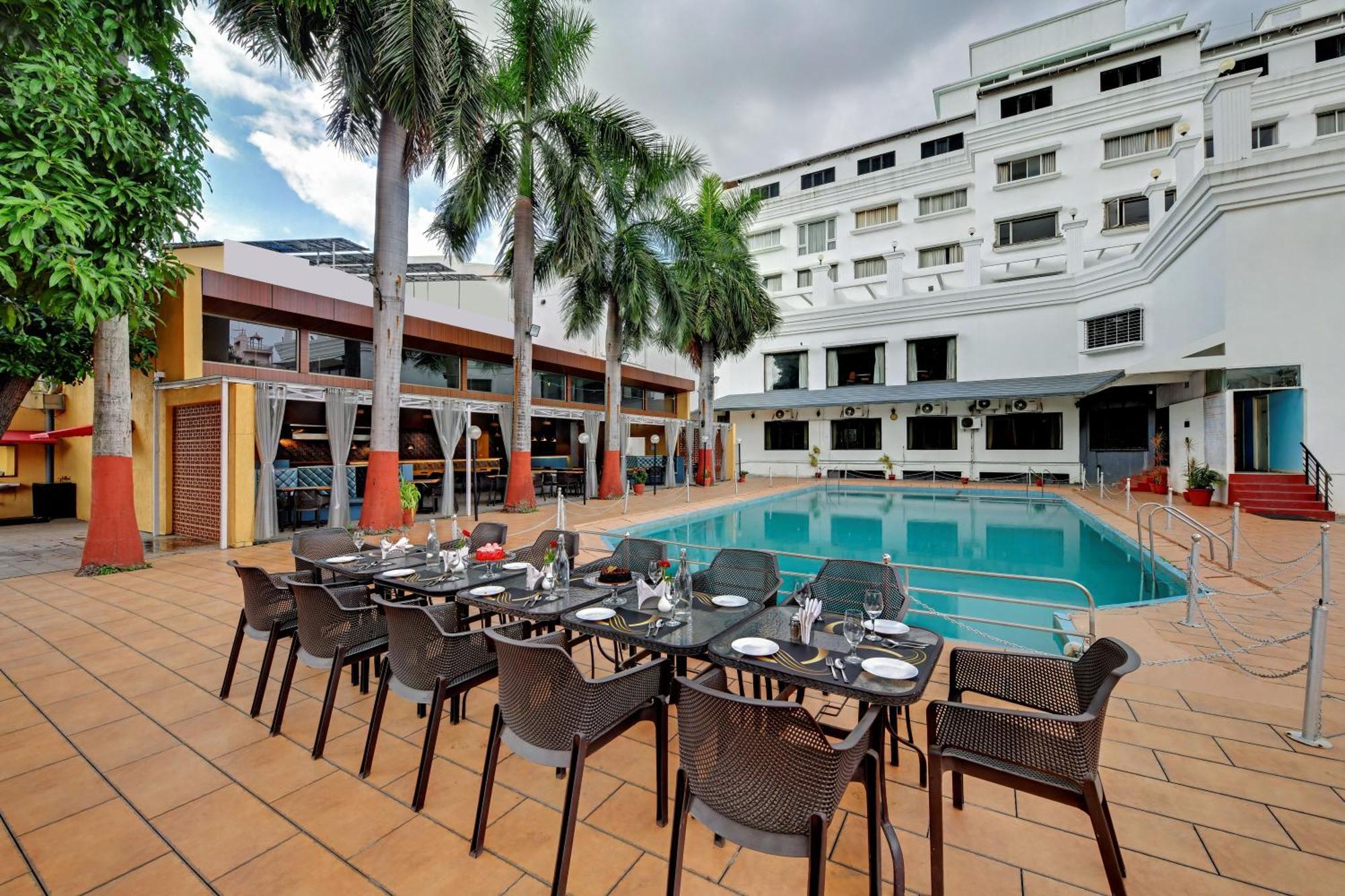 Quality Inn Regency, Nashik Exterior foto
